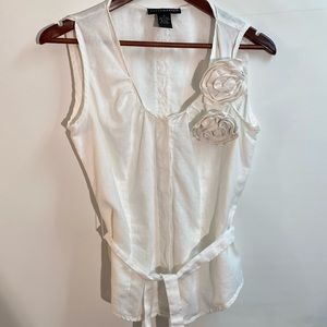 GRACE ELEMENTS - 100% Linen sleeveless top. Size 8